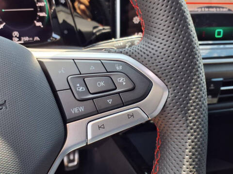 2025 Volkswagen Golf GTI SE