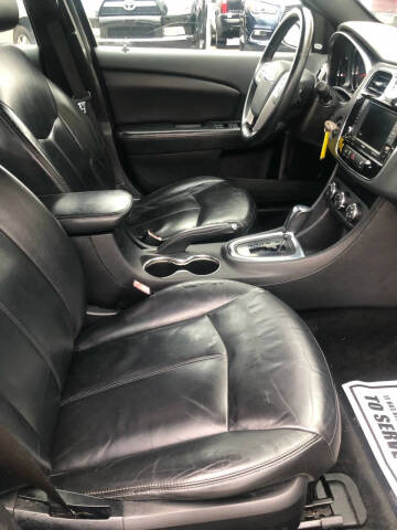 2014 Chrysler 200 Limited