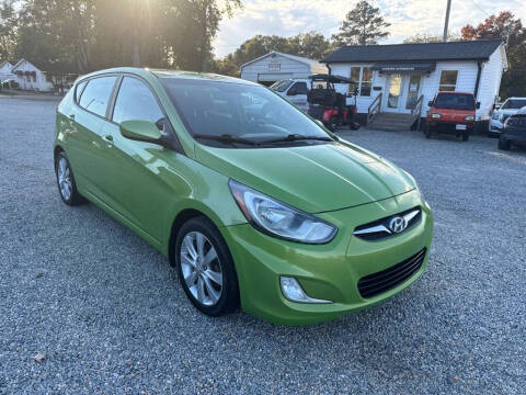 2012 Hyundai Accent SE