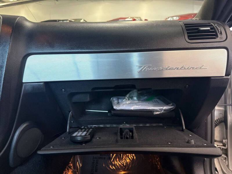 2004 Ford Thunderbird Deluxe