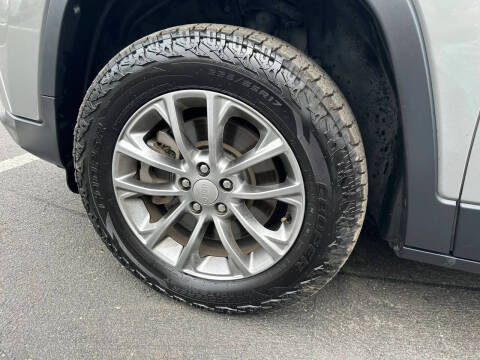2020 Jeep Cherokee Latitude Plus