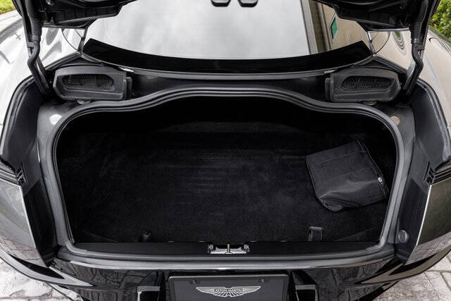 2024 Aston Martin DB12 V8