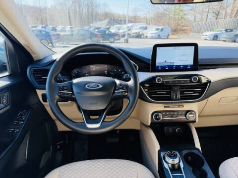2020 Ford Escape SE