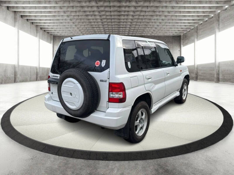 2000 Mitsubishi Pajero