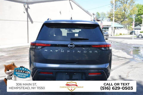 2025 Nissan Pathfinder SV