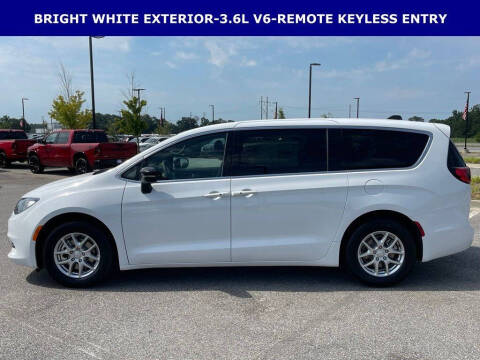 2027 Chrysler Pacifica LX