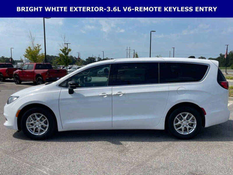 2027 Chrysler Pacifica LX