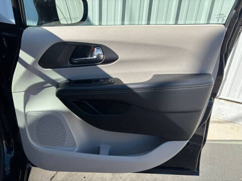 2024 Chrysler Pacifica Plug-In Hybrid Select