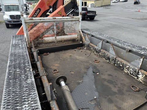 2011 Freightliner M2 106