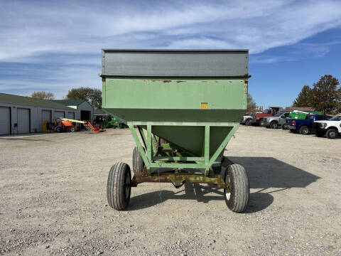 2026 Parker 2600 Gravity Wagon
