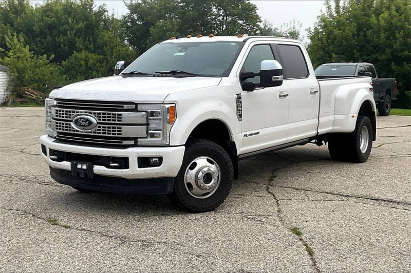 Used 2019 Ford F-350 Super Duty Platinum with VIN 1FT8W3DTXKEG75044 for sale in Montevideo, Minnesota