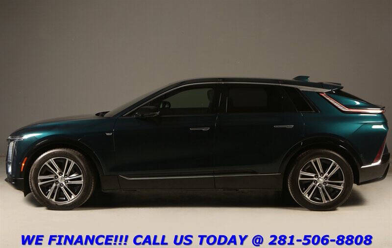 2024 Cadillac LYRIQ Luxury 1