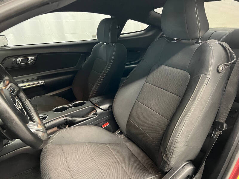 2016 Ford Mustang V6