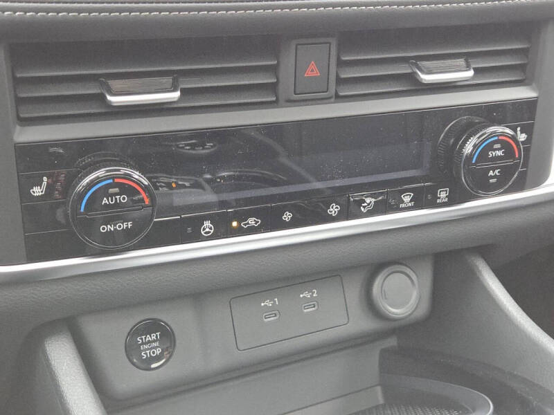 2026 Nissan Rogue SV