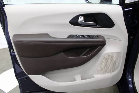 2020 Chrysler Pacifica Touring