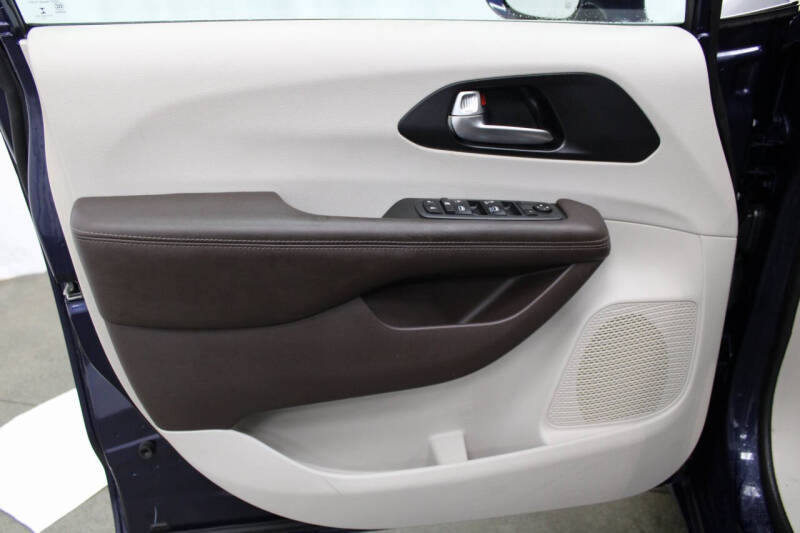 2020 Chrysler Pacifica Touring