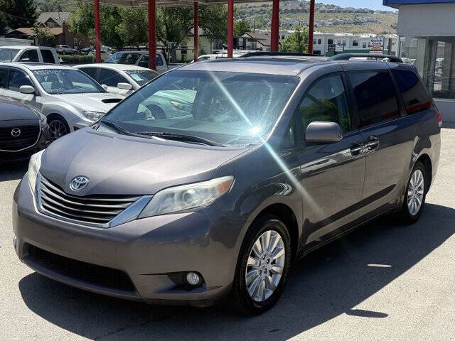 2013 Toyota Sienna XLE 7-Passenger