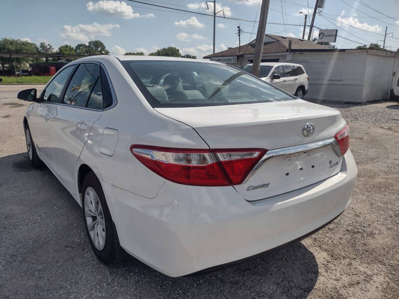 2017 Toyota Camry LE