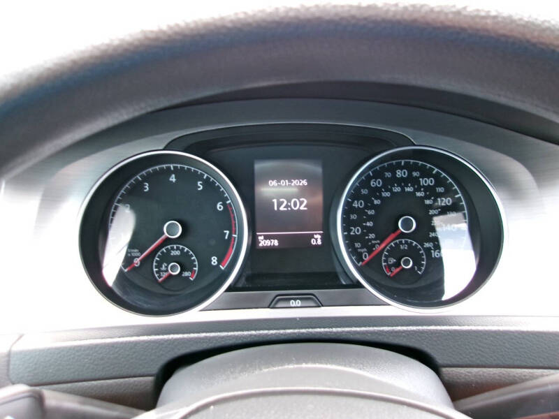 2015 Volkswagen Golf TSI Launch Edition