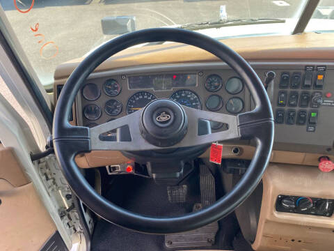 2006 Mack CV713