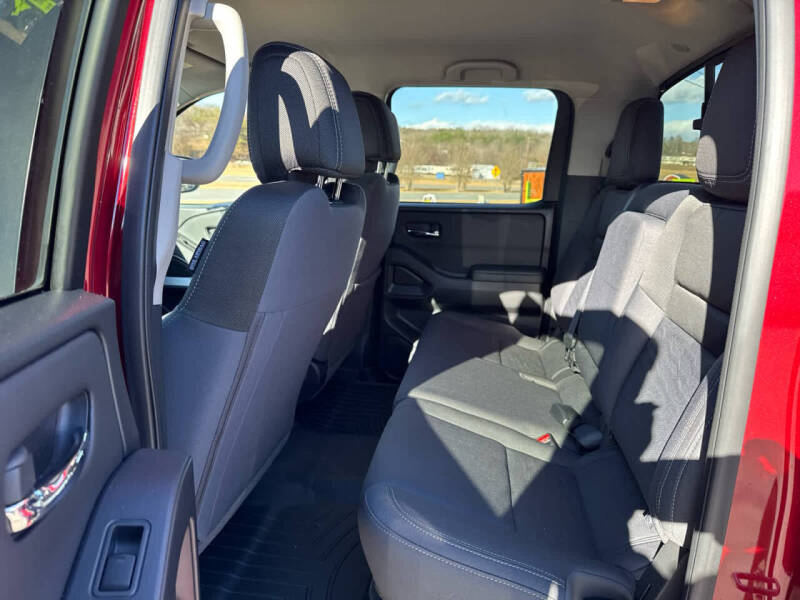 2023 Nissan Frontier SV