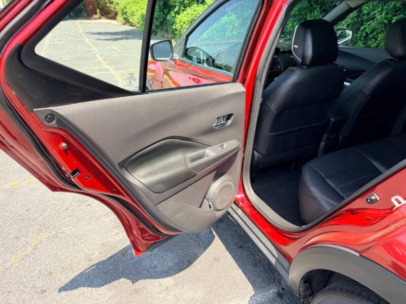 2020 Nissan Kicks SR