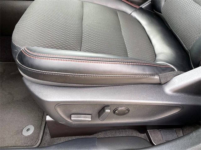 2025 Ford Escape Hybrid ST-Line Select