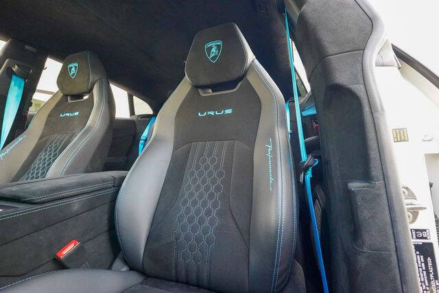 2023 Lamborghini Urus Performante
