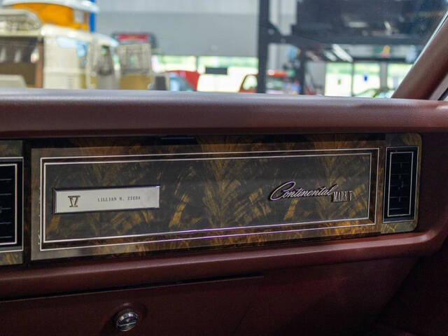 1977 Lincoln Mark V