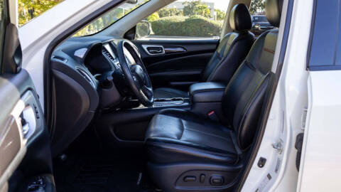 2019 Nissan Pathfinder SL