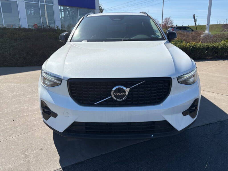 2026 Volvo XC40 B5 Plus
