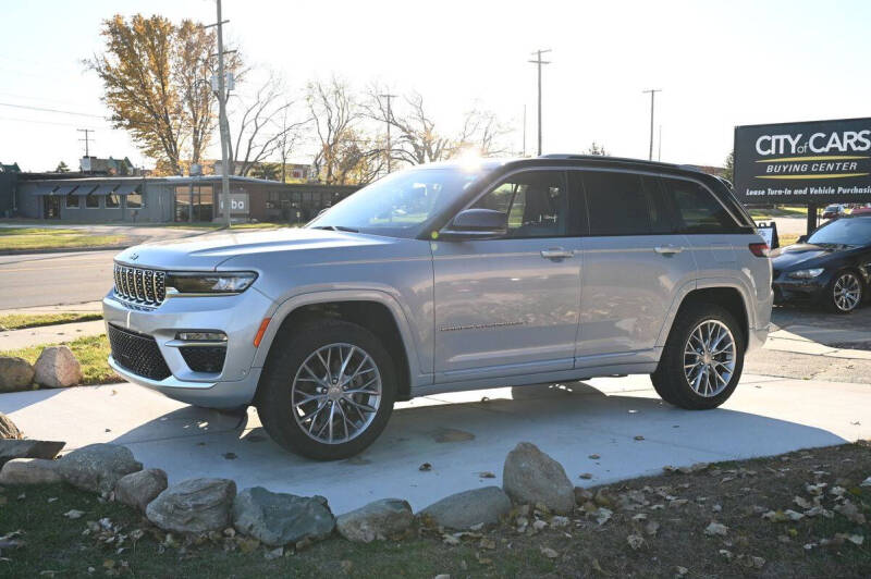 2022 Jeep Grand Cherokee Summit