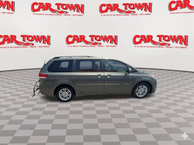 2012 Toyota Sienna