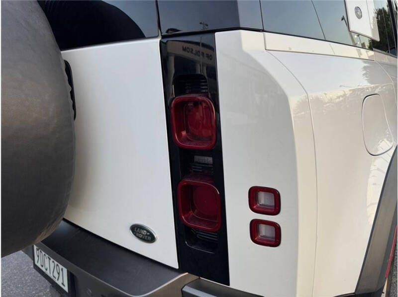 2022 Land Rover Defender 110 X-Dynamic SE