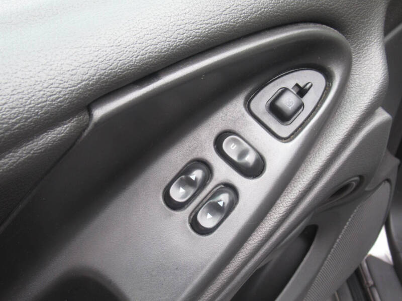 2004 Ford Mustang Mach 1 Premium