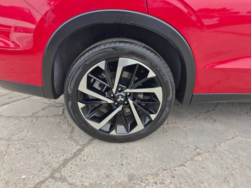 2024 Mitsubishi Outlander SE