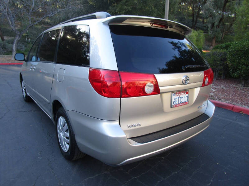 2008 Toyota Sienna LE 7-Passenger