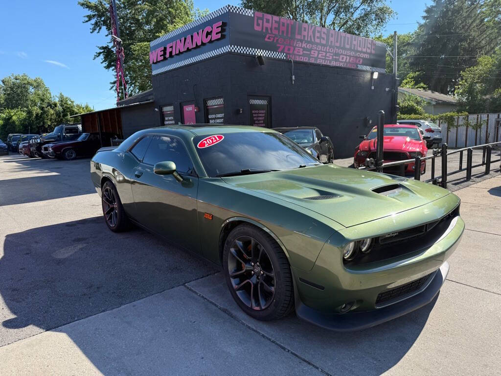 Dk. Green 2021 Dodge Challenger R/T Scat Pack 1