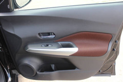 2020 Nissan Kicks SR