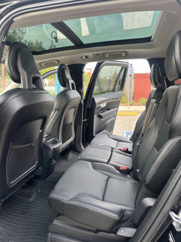 2017 Volvo XC90 T5 Momentum