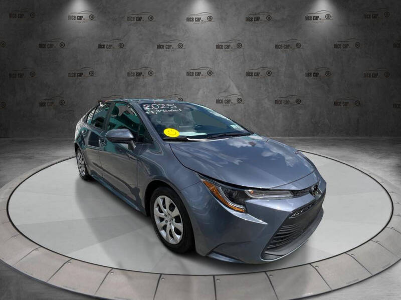 2025 Toyota Corolla LE's photo