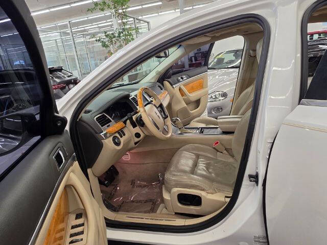 2011 Lincoln MKS