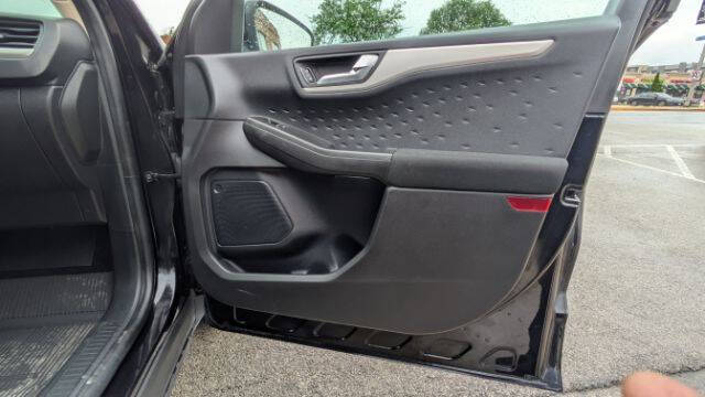 2020 Ford Escape SE