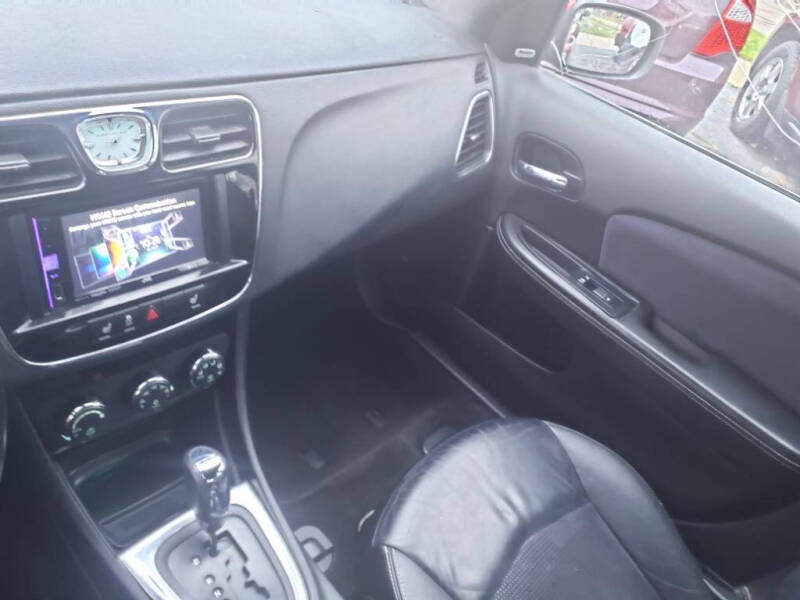 2013 Chrysler 200 Limited