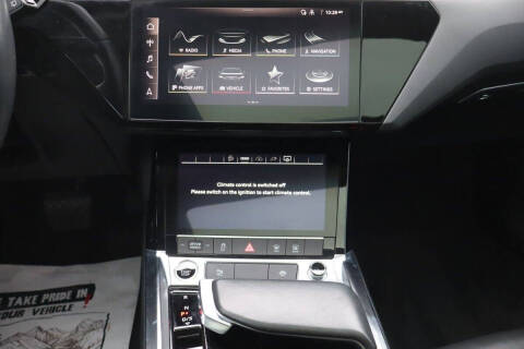 2021 Audi e-tron quattro Premium