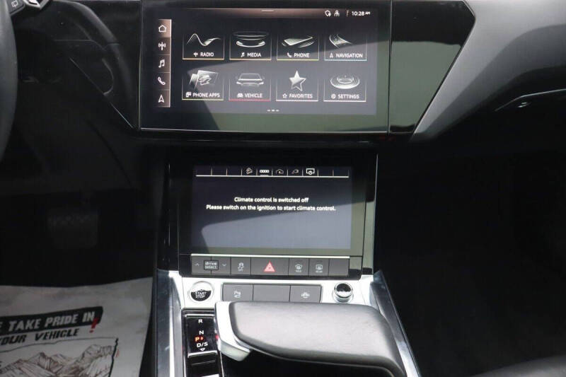 2021 Audi e-tron quattro Premium