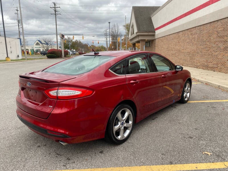 2014 Ford Fusion SE photo 5