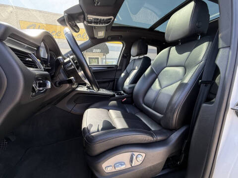 2017 Porsche Macan
