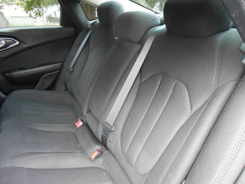 2016 Chrysler 200 Limited