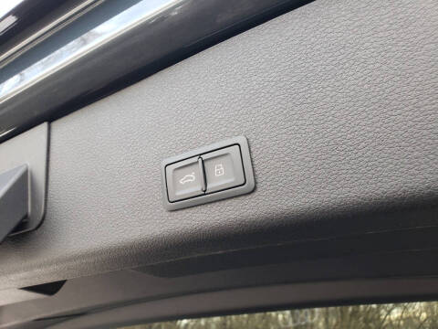 2019 Audi e-tron quattro Prestige